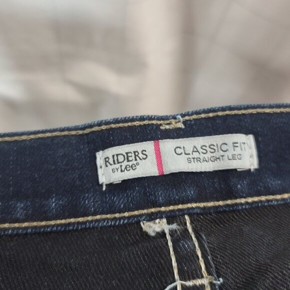 Lee Riders Ladies Blue Jeans, size 6M, Straight Fit, Classic Fit - Picture 8 of 10